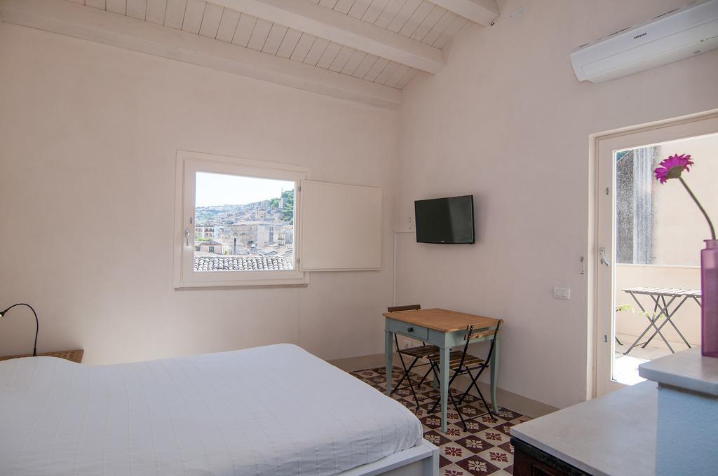 Palazzo Degli Olivi Apartment Modica Room photo