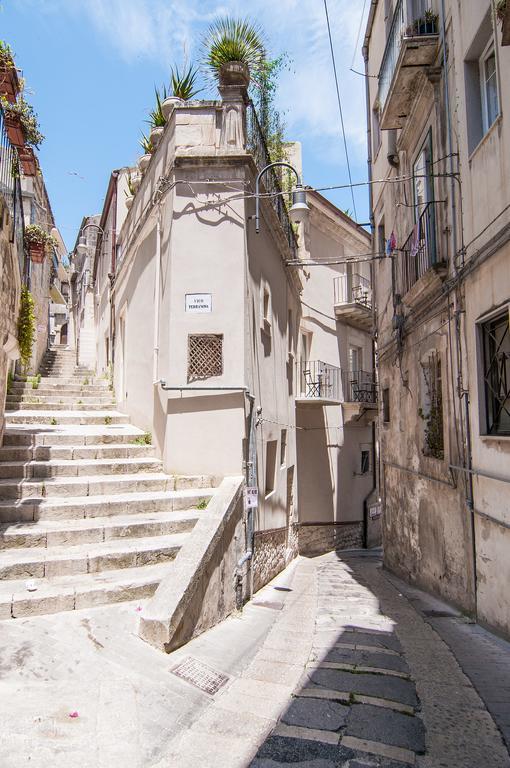 Palazzo Degli Olivi Apartment Modica Exterior photo