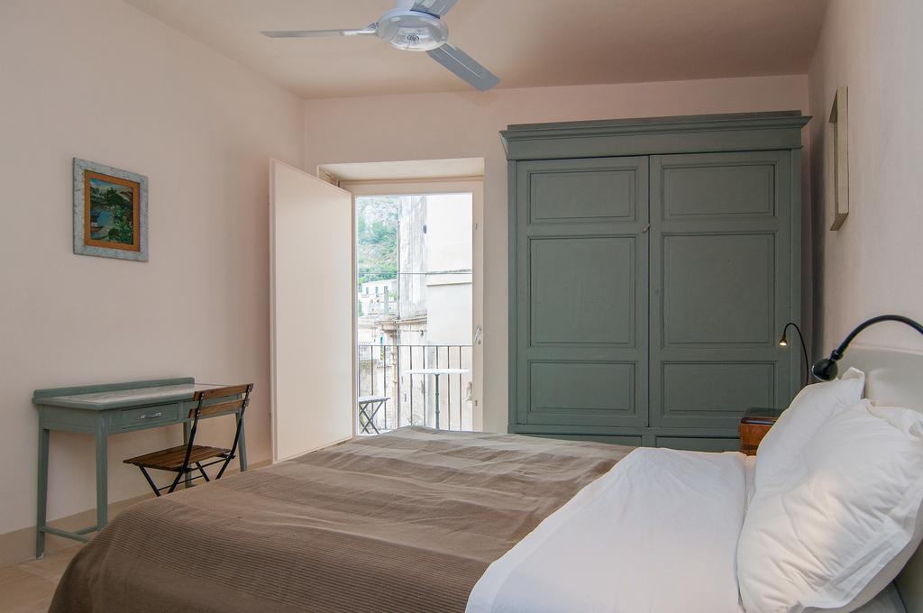 Palazzo Degli Olivi Apartment Modica Room photo